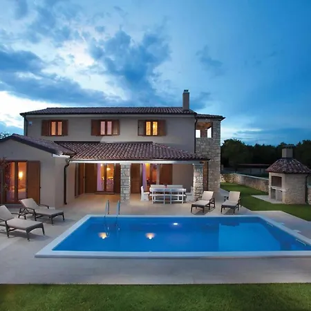 Angelo Villa